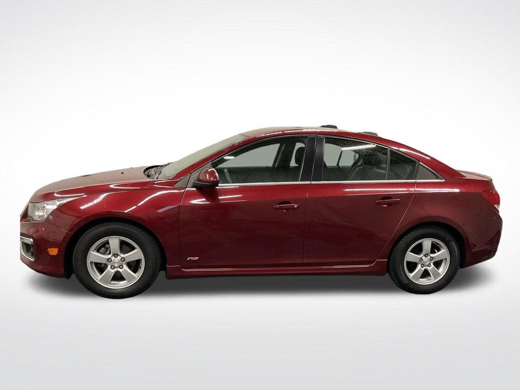 Used 2015 Chevrolet Cruze 1LT with VIN 1G1PC5SB6F7133887 for sale in Newton, IA