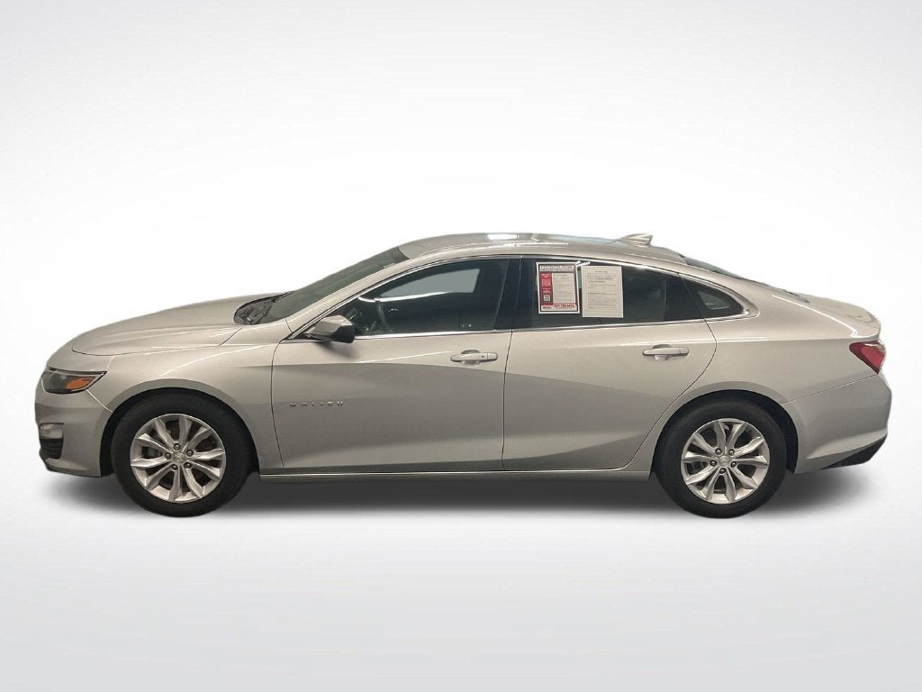 Used 2020 Chevrolet Malibu 1LT with VIN 1G1ZD5ST4LF054783 for sale in Newton, IA