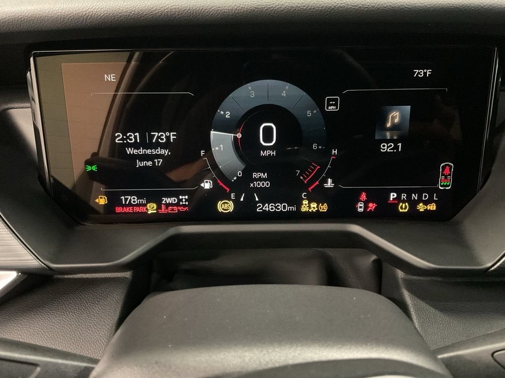 2025 GMC Acadia Elevation