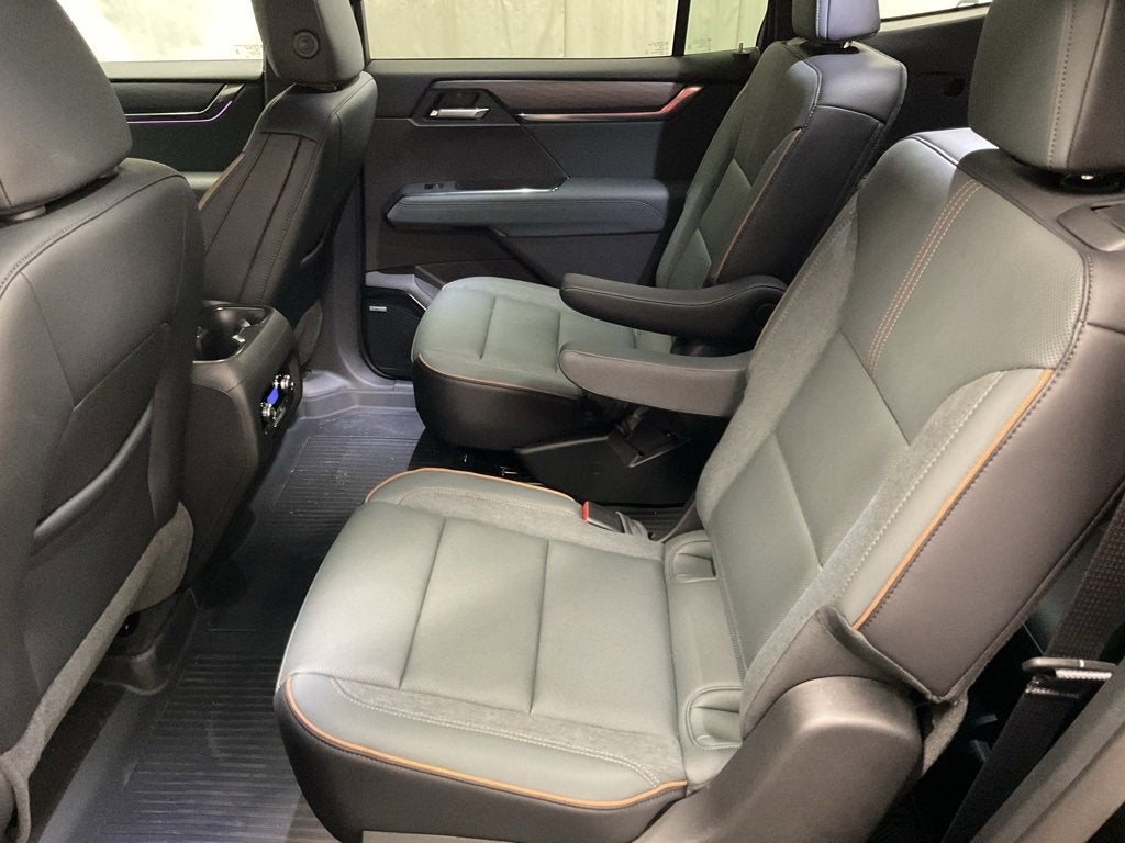2025 GMC Acadia AT4