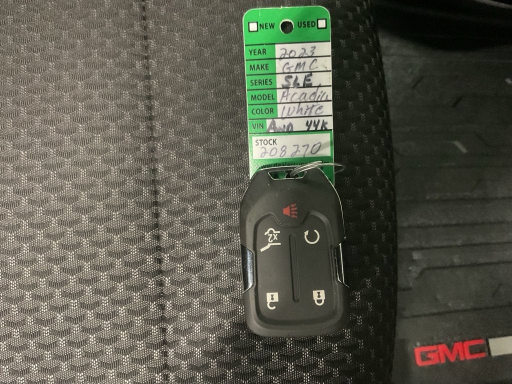 2023 GMC Acadia SLE