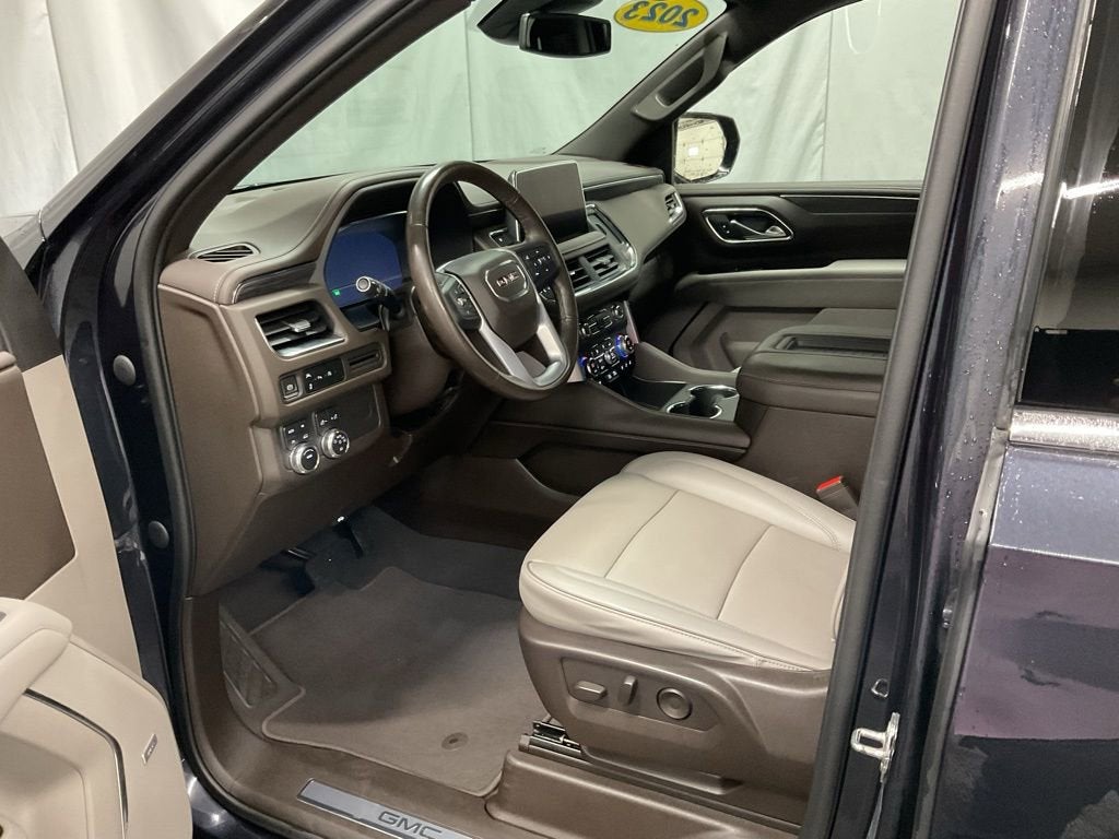 2023 GMC Yukon XL SLT