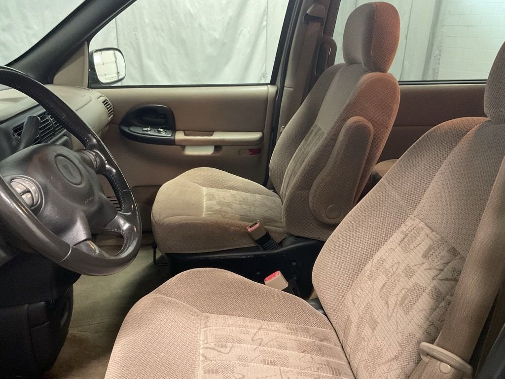 2003 Pontiac Montana w/1SA Pkg