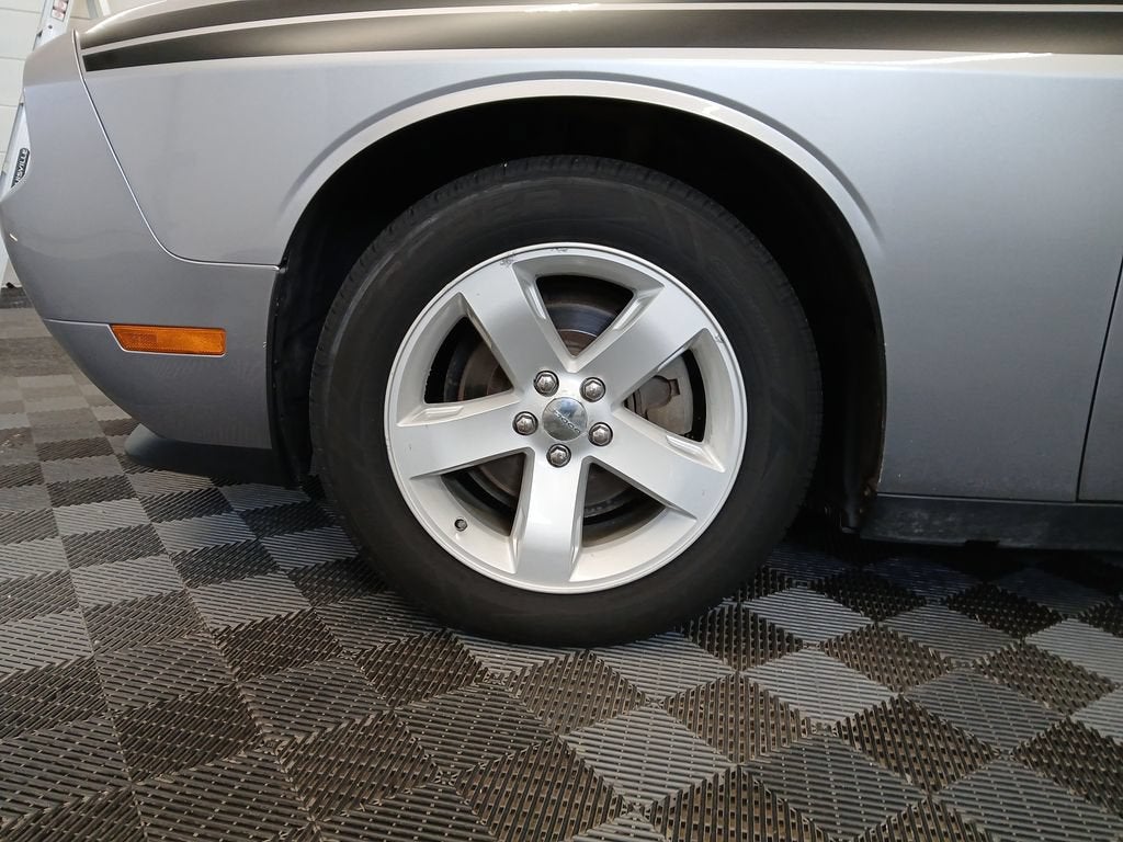 2013 Dodge Challenger SXT Plus