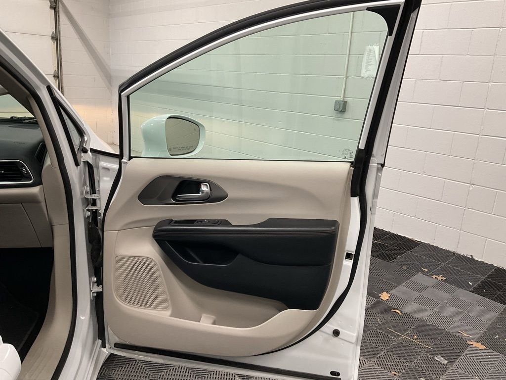 2020 Chrysler Pacifica Touring L