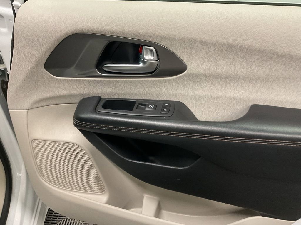 2020 Chrysler Pacifica Touring L