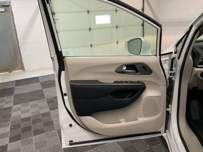 2020 Chrysler Pacifica Touring L