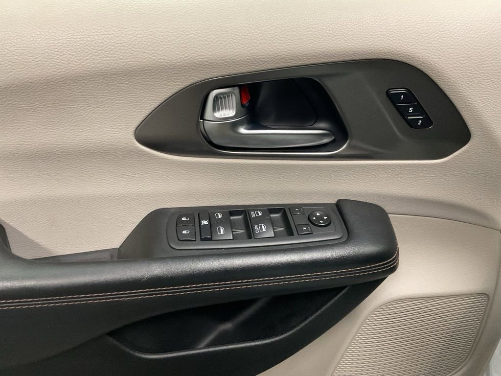 2020 Chrysler Pacifica Touring L