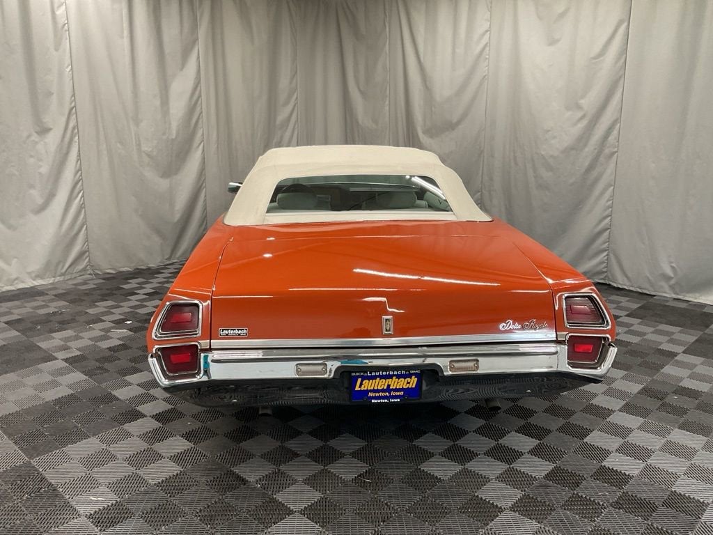 1972 Oldsmobile DELTA 88R Base