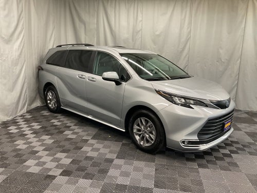2024 Toyota Sienna XLE