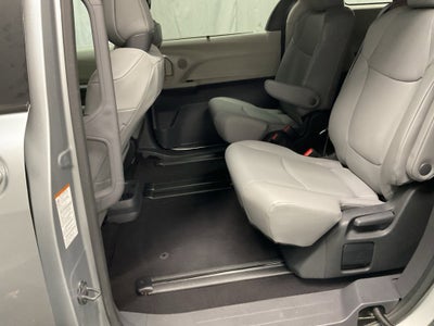 2024 Toyota Sienna XLE