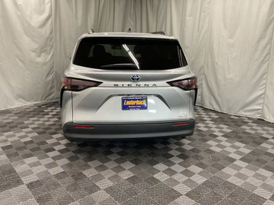 2024 Toyota Sienna XLE