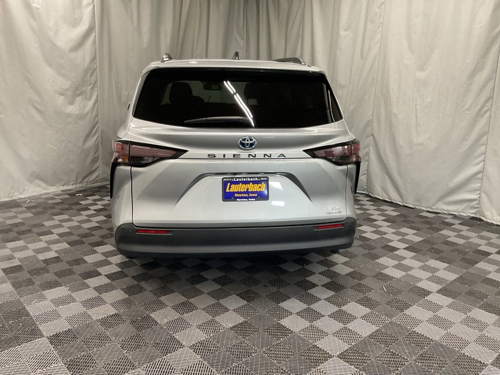 2024 Toyota Sienna XLE